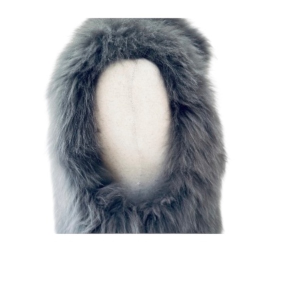 Theory Hanalee Genuine Fox Fur Vest - Picture 7 of 9